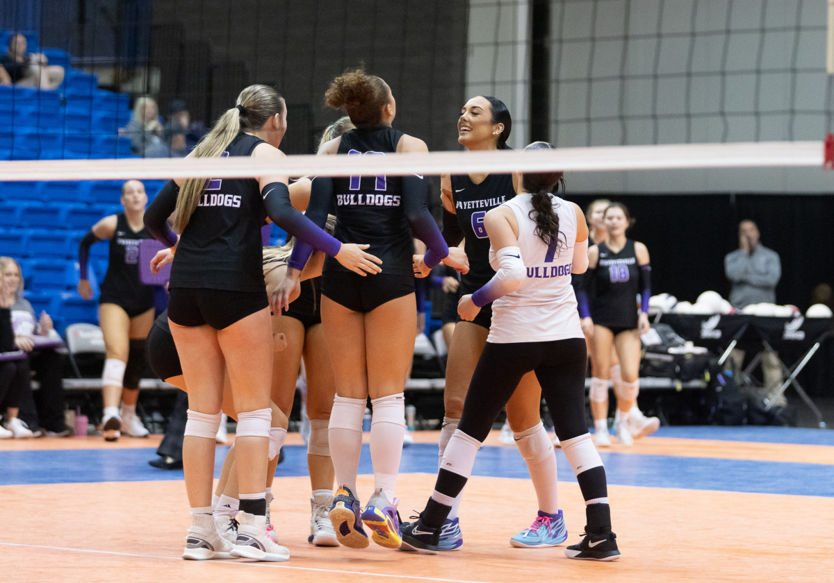 Fayetteville-Conway Volleyball Final__00077